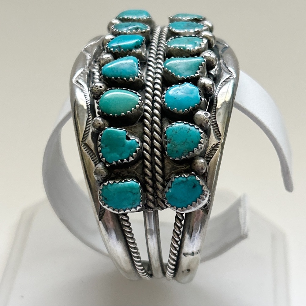 Breathtaking Vintage Statement Southwestern Turquoise Silver Cuff Bracelet - Picture 6 of 13